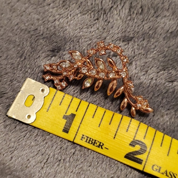 Rose Gold Brooch - Picture 2 of 4